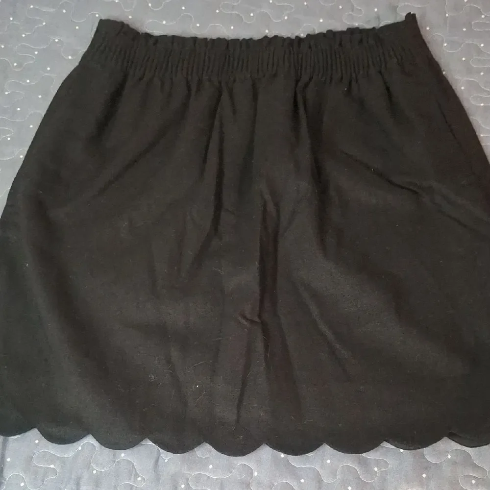 J. Crew Black Scalloped Hem Skirt size 6 NWT